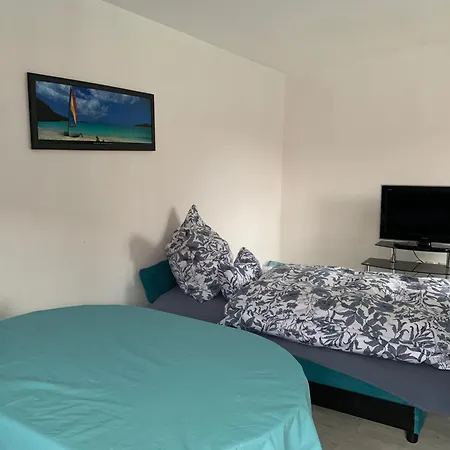 Nähe Uni Und Autobahn A71 *