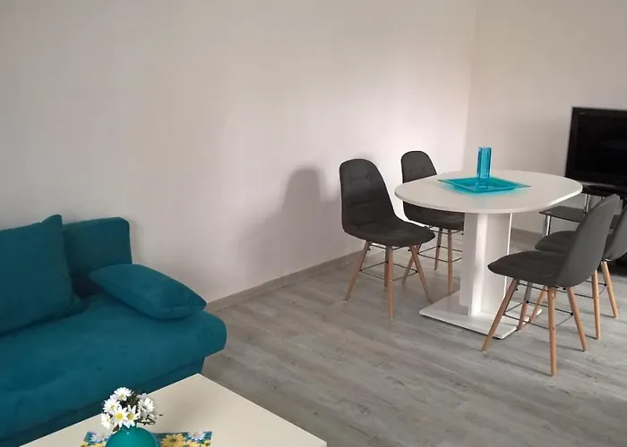 Nähe Uni Und Autobahn A71 *