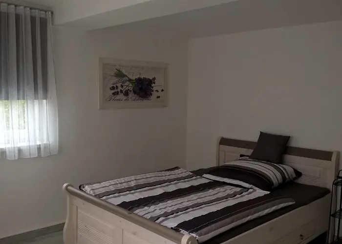 Nähe Uni Und Autobahn A71