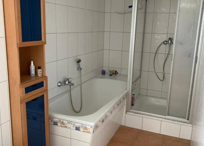 Nähe Uni Und Autobahn A71